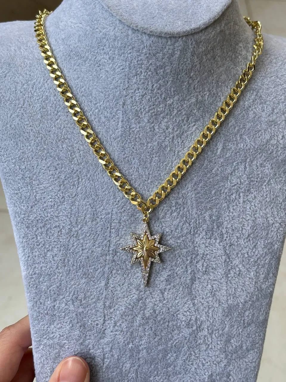 Starfish Curb Necklace — Necklaces