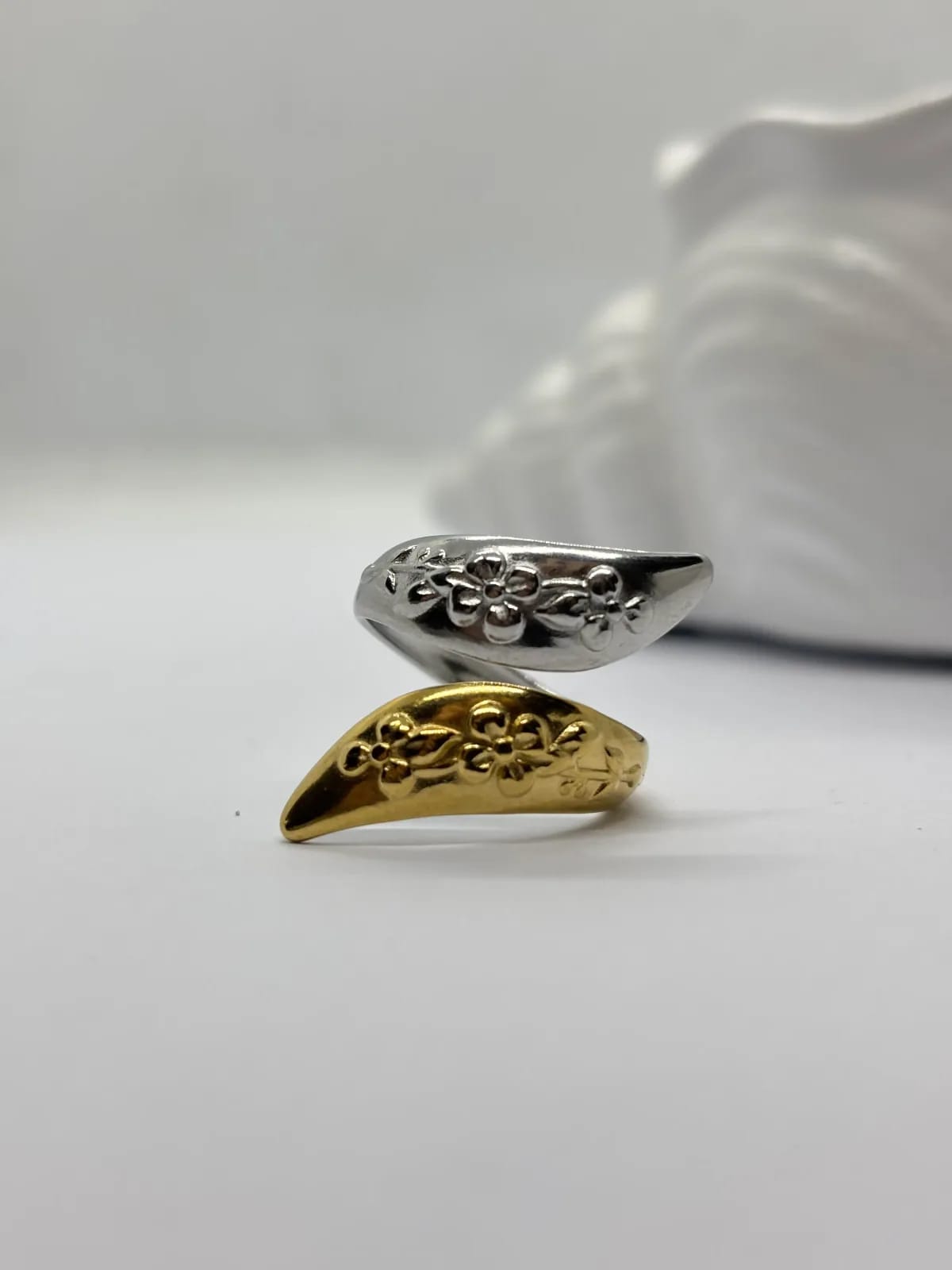 Two-Tone Leaf Ring — Rings