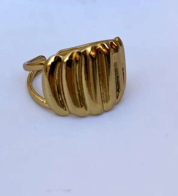 Ribbed Dome Ring — Rings, photo 1 of 2