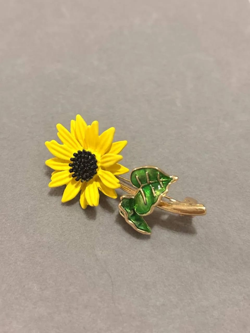 Golden Sunflower Brooch — Brooches